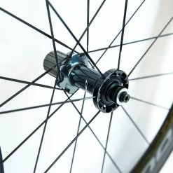 Shimano Dura-Ace C60 R9100 Tubular Wheelset - Rim Brake 28 Shimano Dura-Ace C60 R9100 Tubular Wheelset - Rim Brake -Enve Tire Salg 8T1A0471