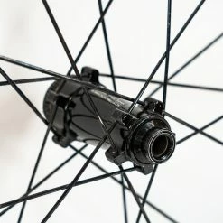 HUNT 50 Aero Disc Wheelset - Carbon - Tubeless 21 HUNT 50 Aero Disc Wheelset - Carbon - Tubeless -Enve Tire Salg DSC04091 e437f071 9c13 4a21 9443 a4d20ca1edcf