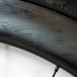 HUNT 50 Aero Disc Wheelset - Carbon - Tubeless 26 HUNT 50 Aero Disc Wheelset - Carbon - Tubeless -Enve Tire Salg DSC04094 8ca56df8 1d28 4bfc 8cbe 61abdb5b25a0