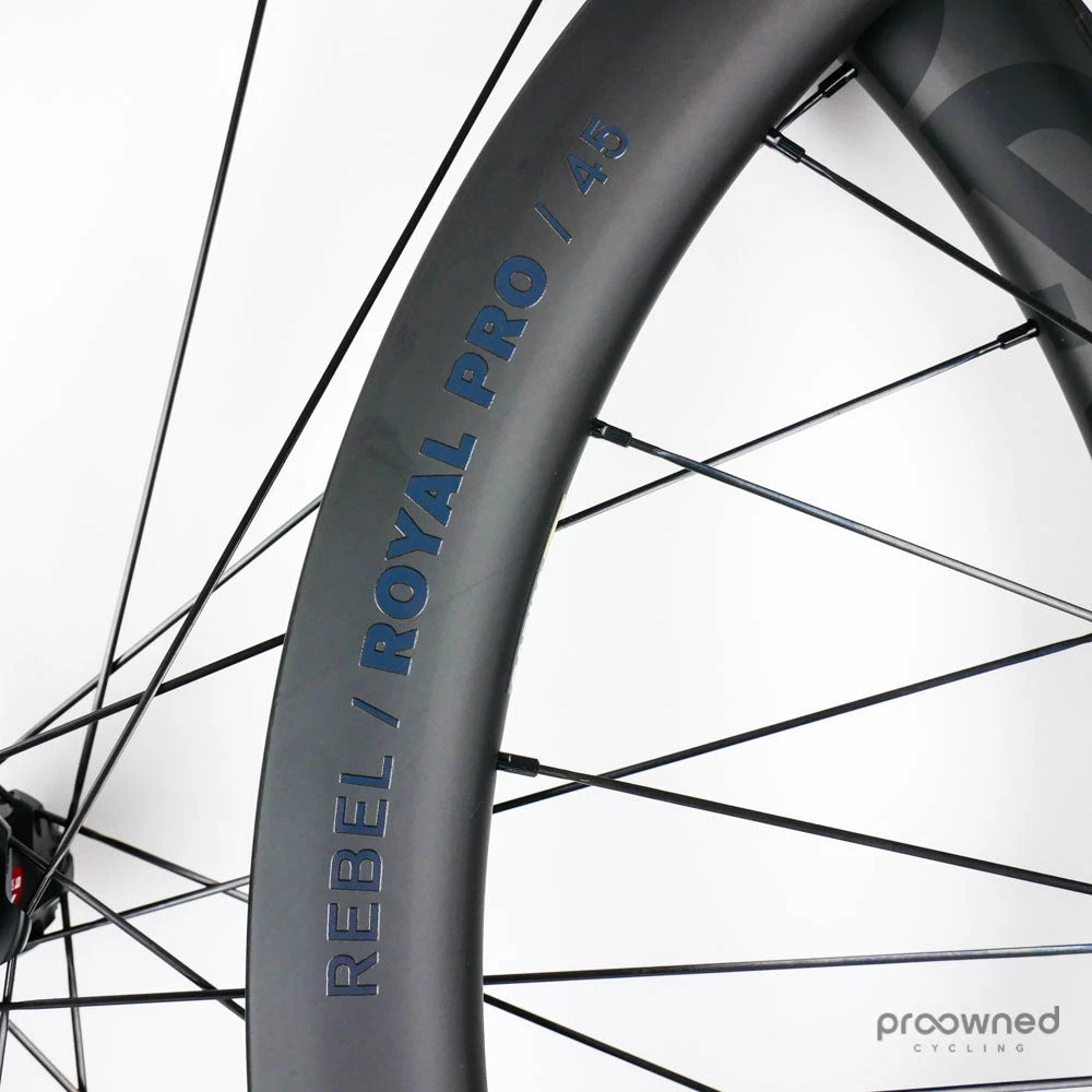Rebel Royal Pro 45 Disc Carbon Clincher Wheelset 9 Rebel Royal Pro 45 Disc Carbon Clincher Wheelset - Billede 7